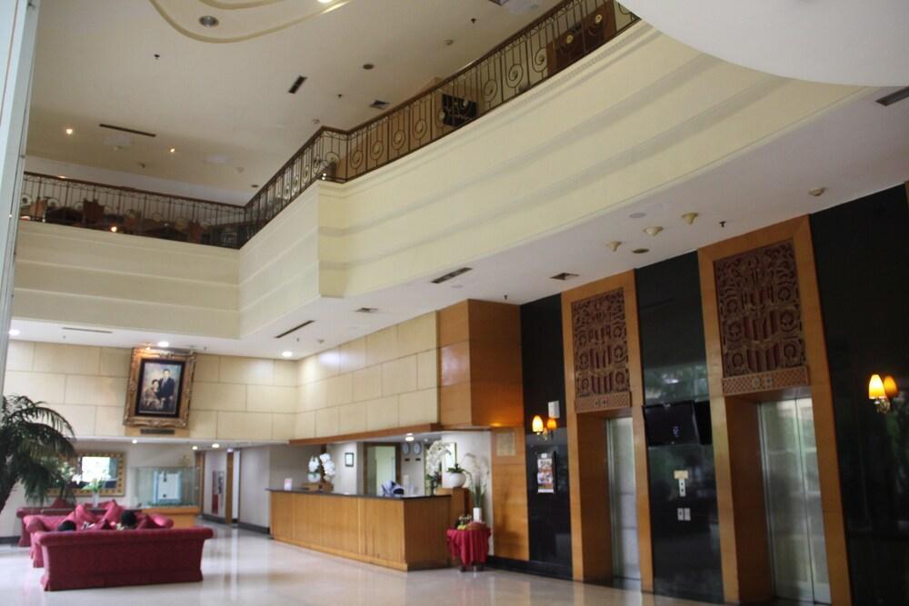 Treva International Hotel Jakarta Exterior foto