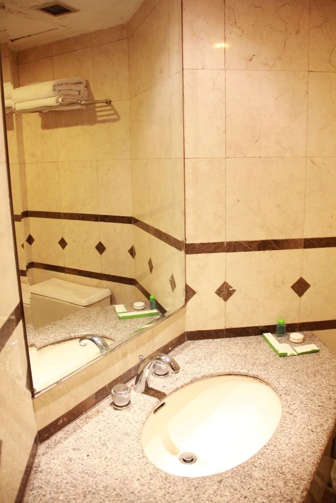 Treva International Hotel Jakarta Exterior foto