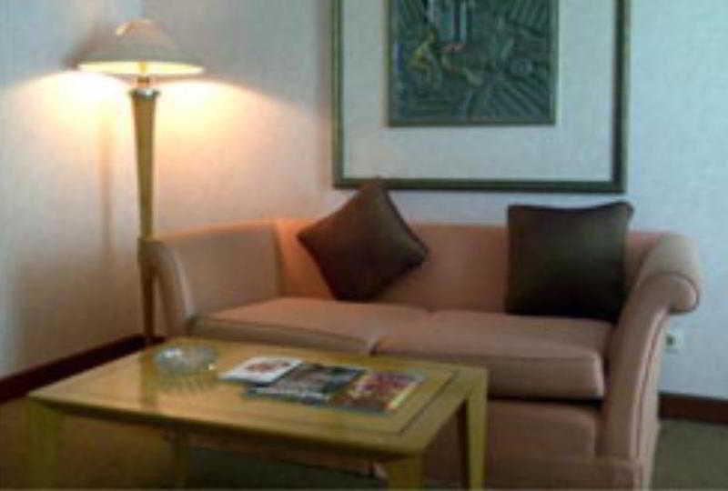 Treva International Hotel Jakarta Exterior foto