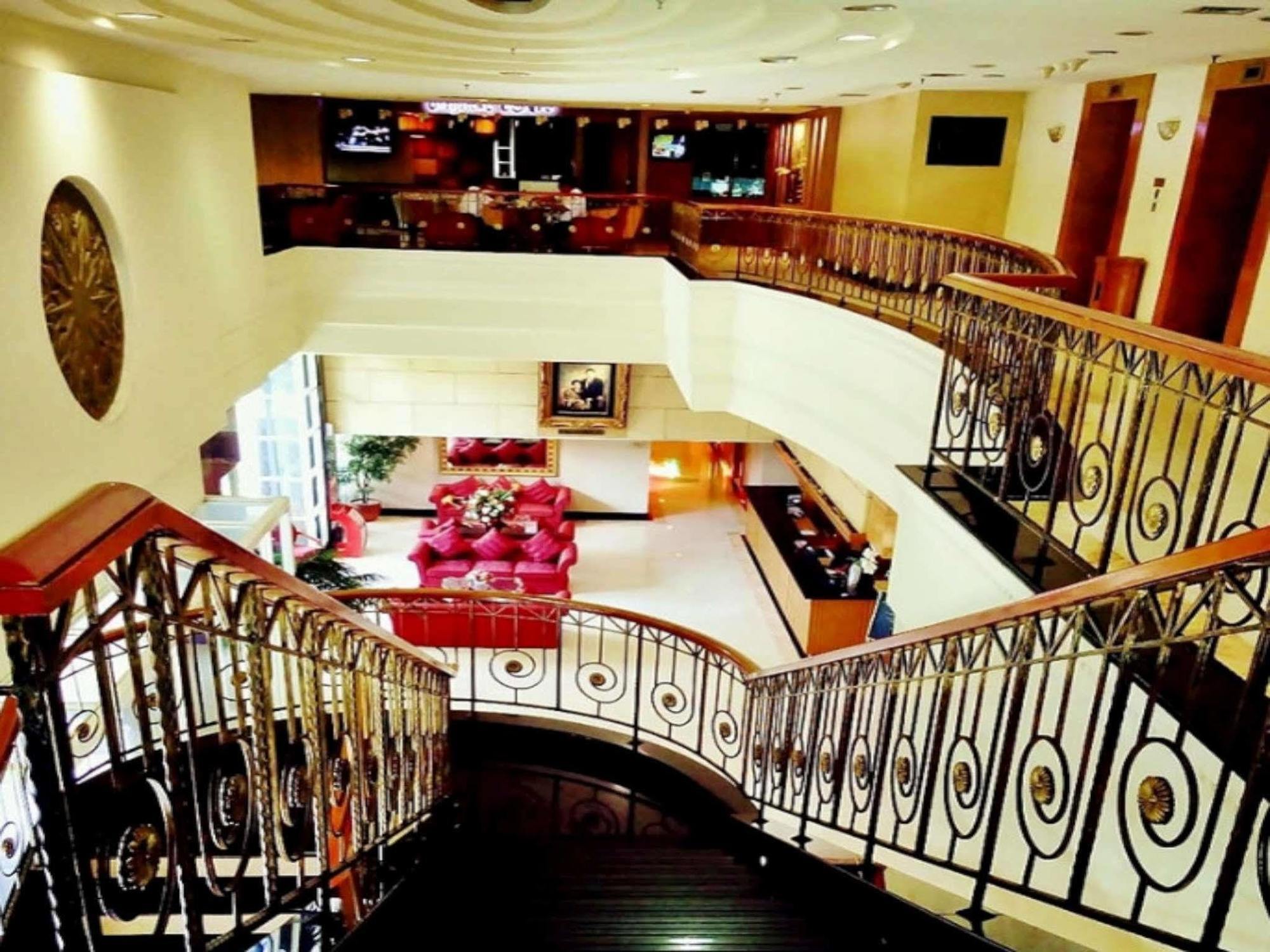 Treva International Hotel Jakarta Exterior foto